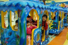 來自深海的陸地之約，兒童游樂設(shè)施之海洋軌道小火車