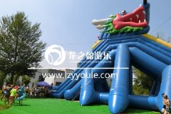 在兒童水上樂園設(shè)備中有一條守護(hù)您的神龍！
