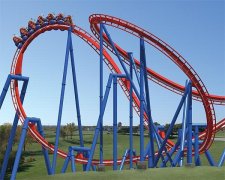 四川內(nèi)江游樂場設(shè)備發(fā)生故障，導(dǎo)致一臺“完美風(fēng)暴”游樂設(shè)施停擺