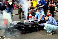 龍之盈游樂電動超真一代、二代軌道小火車獨(dú)特之處