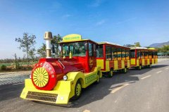 如果生活有煩惱，就去坐下觀光小火車(chē)散散心吧