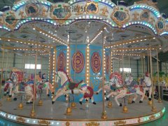 豪華轉(zhuǎn)馬和簡(jiǎn)易轉(zhuǎn)馬游樂(lè)設(shè)備的區(qū)別是什么？