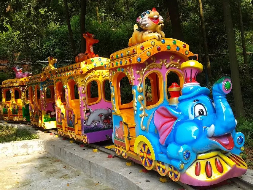 <b>軌道小火車成新一款爆款兒童游樂(lè)設(shè)備</b>